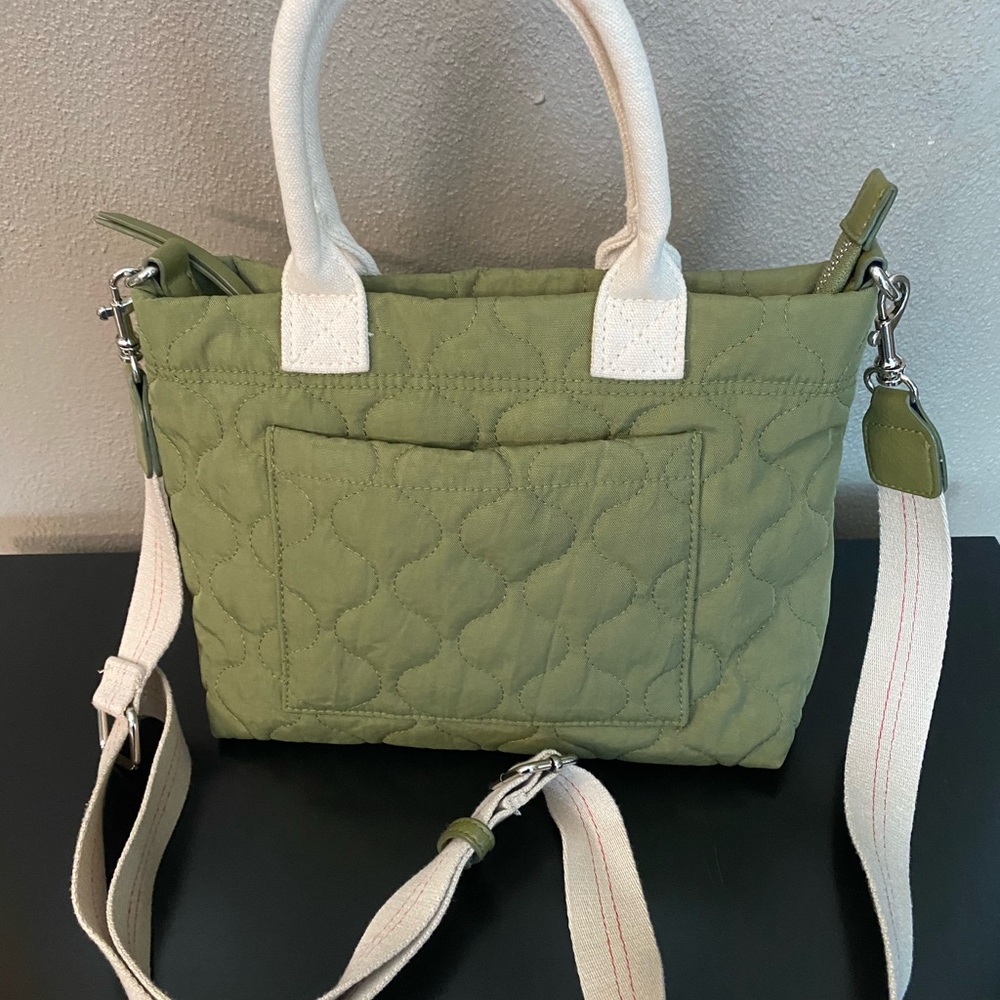 Green Quilted Tote Bag with Cream Handles